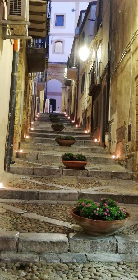 Familyholidays La Finestra Di Fronte Cefalù Exteriér fotografie
