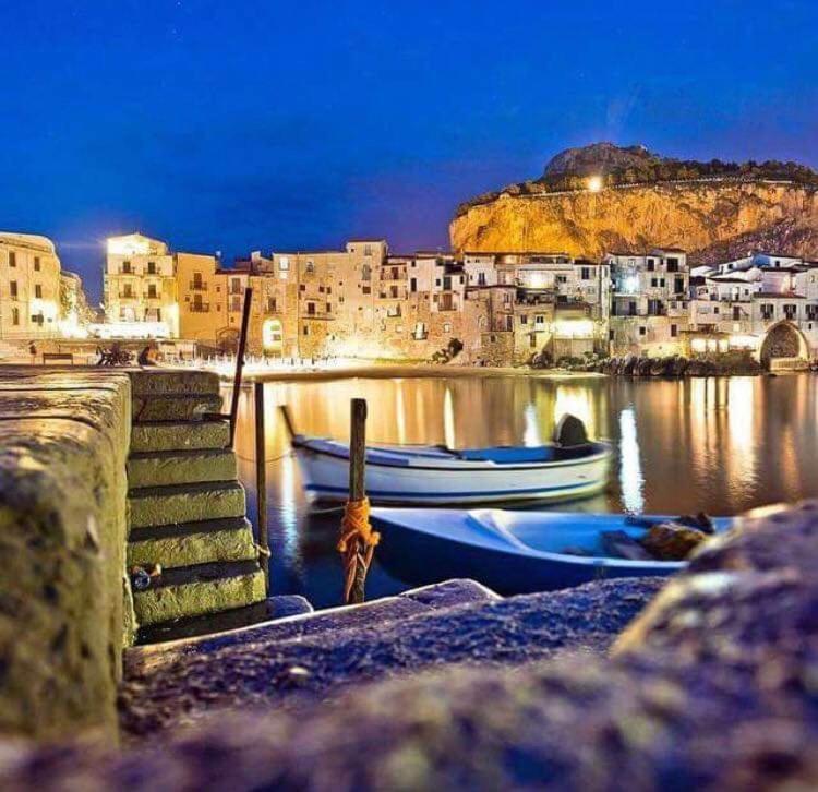 Familyholidays La Finestra Di Fronte Cefalù Exteriér fotografie
